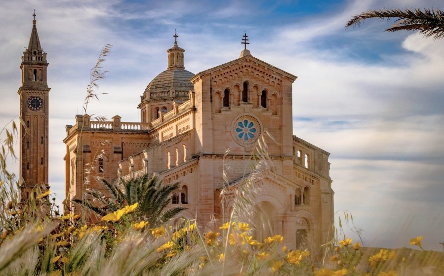 Perfectly Located on the tranquil island of Gozo, the Bażilika Tal-Madonna Ta’ Pinu is more than just a church—it’s a place of spiritual significance, stunning architecture, and peaceful reflection.