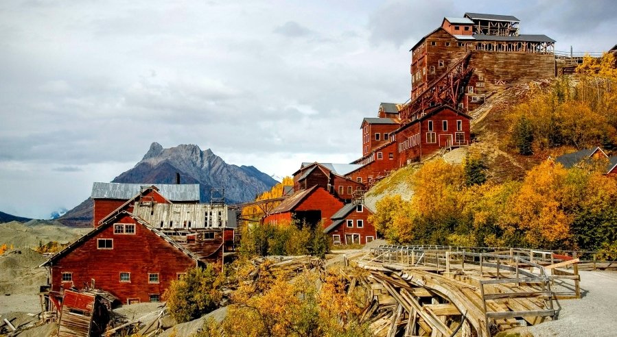 Kennecott Mines was established in 1900 after a massive copper deposit was discovered in the nearby mountains.