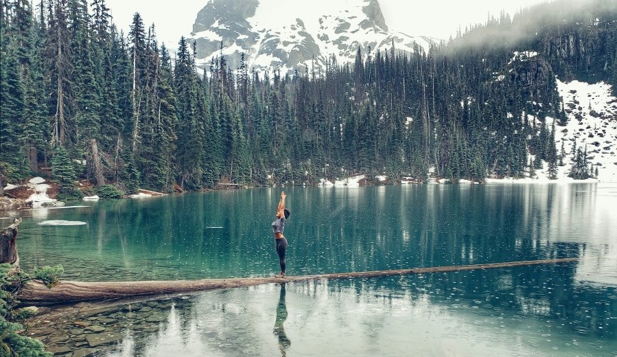 A mountain retreat is the ultimate escape from the daily grind, offering a serene environment nestled among the peaks, where nature takes center stage.