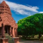 Phnom Reap Monastery is a great place to experience Cambodian spirituality. Many visitors come here to meditate or participate in religious ceremonies