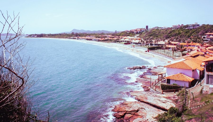 Ponta do Pai Vitório, located in the beautiful coastal town of Armação dos Búzios, Brazil, is a hidden gem waiting to be explored.