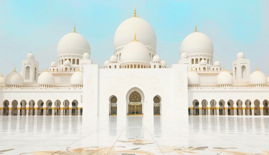 The Sheikh Zayed Grand Mosque in Abu Dhabi is more than just a place of worship; it’s a jaw-dropping masterpiece of modern Islamic architecture.