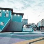 The Upside Down House isn't just a random attraction. It’s part of a larger chain of upside-down houses that started popping up in Europe