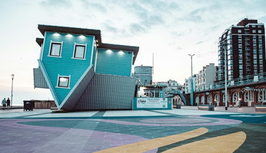 The Upside Down House isn't just a random attraction. It’s part of a larger chain of upside-down houses that started popping up in Europe