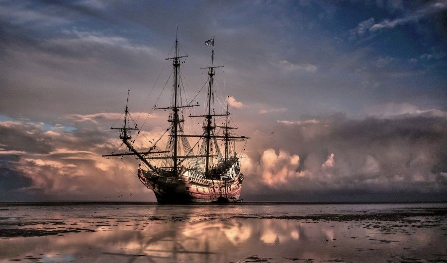 Ahoy, matey! Forget the Hollywood version of pirates for a second—let’s dive into the real pirate history of the Caribbean. This region was once a playground for swashbuckling buccaneers