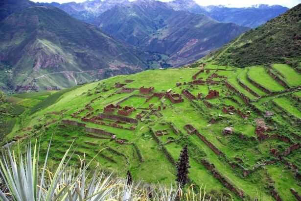 Huchuy Qosqo, meaning "Little Cusco" in Quechua, was built by the Inca ruler Viracocha during the 15th century.