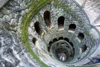 Although the estate itself wasn’t connected to the Knights Templar, the well’s design and symbolism certainly evoke their mysterious legacy.